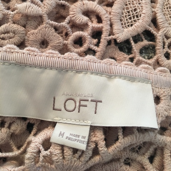 Ann Taylor Loft Top Size Medium - Picture 6 of 7